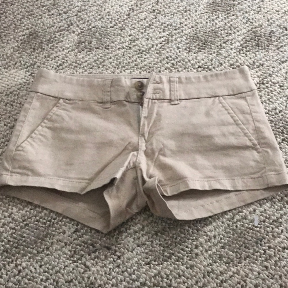 American eagle khaki shorts